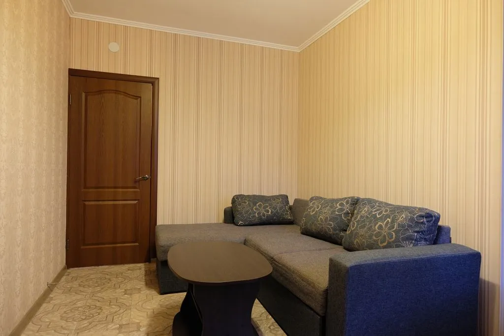 Четырёхместный номер 2 комнатный — Happy House (Счастливый дом), фото 1 из 5