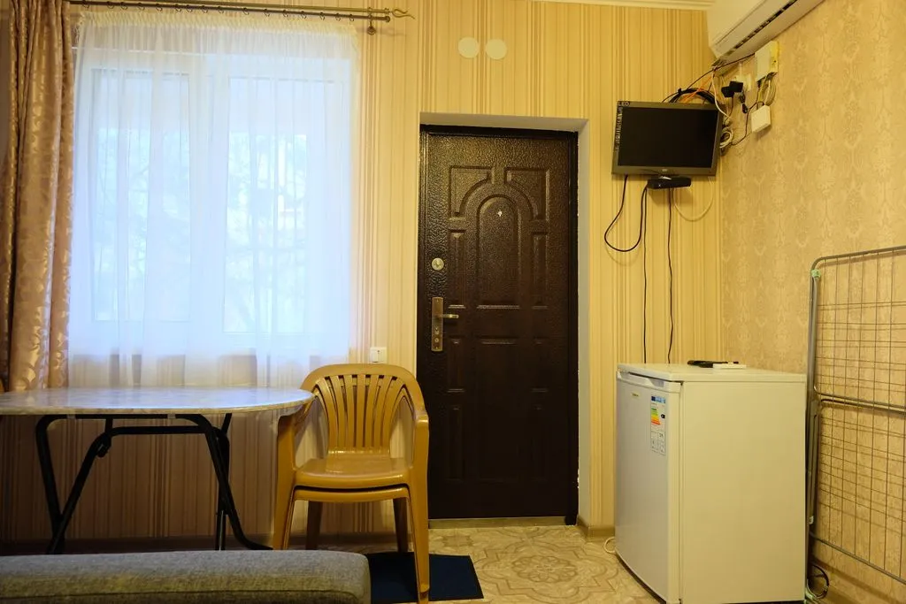 Четырёхместный номер 2 комнатный — Happy House (Счастливый дом), фото 4 из 5