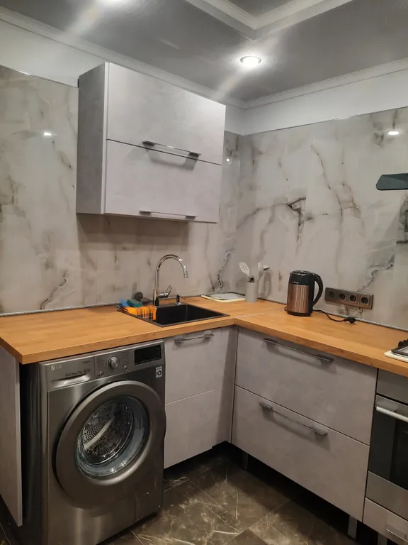 Квартира двухкомнатная на улице Еськова, 50 м², Кисловодск — кухня, фото 3