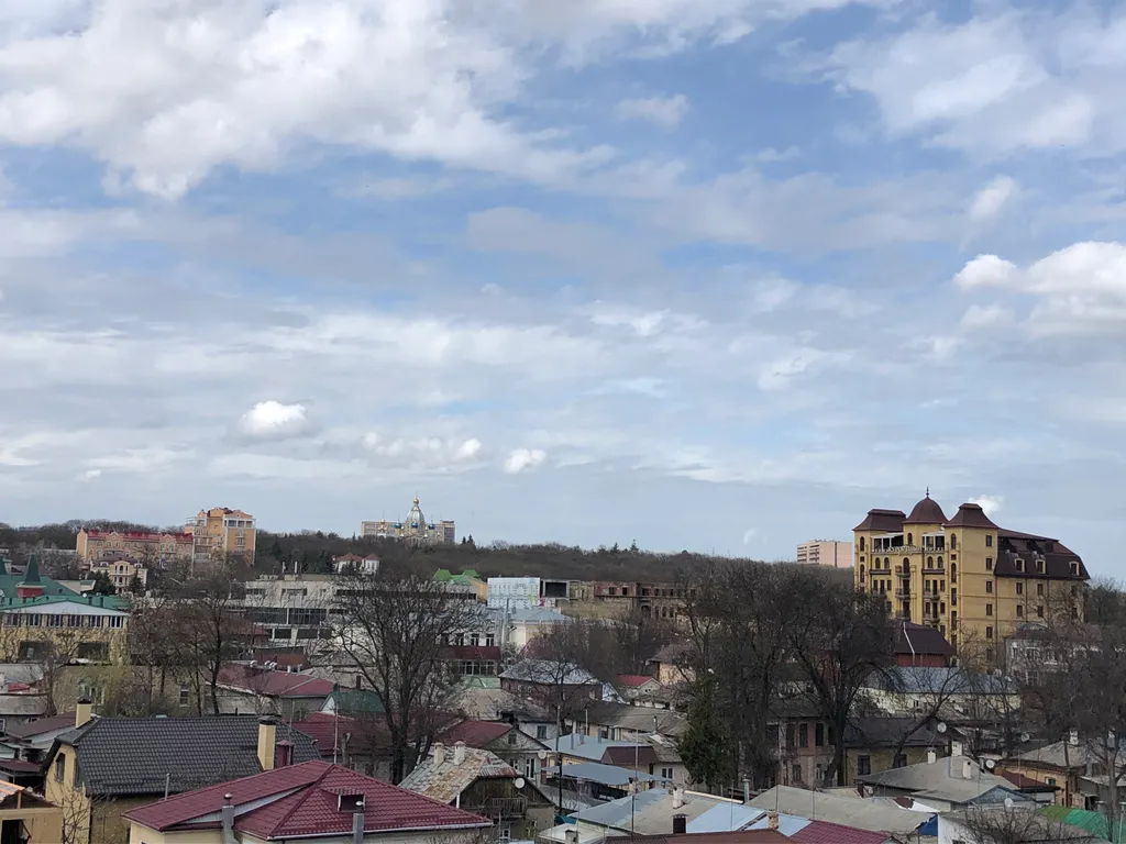 Квартира двухкомнатная на улице Луначарского, 62 м², Ессентуки — вид из окна, фото 2