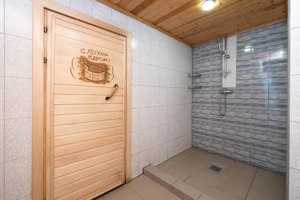 Дом 8-местный, 80 м², Казань — ванная комната, фото 2