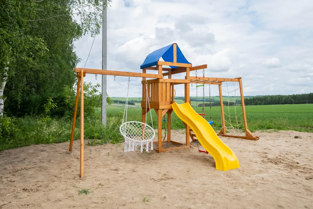 Дом 8-местный, 80 м², Казань — двор, фото 4