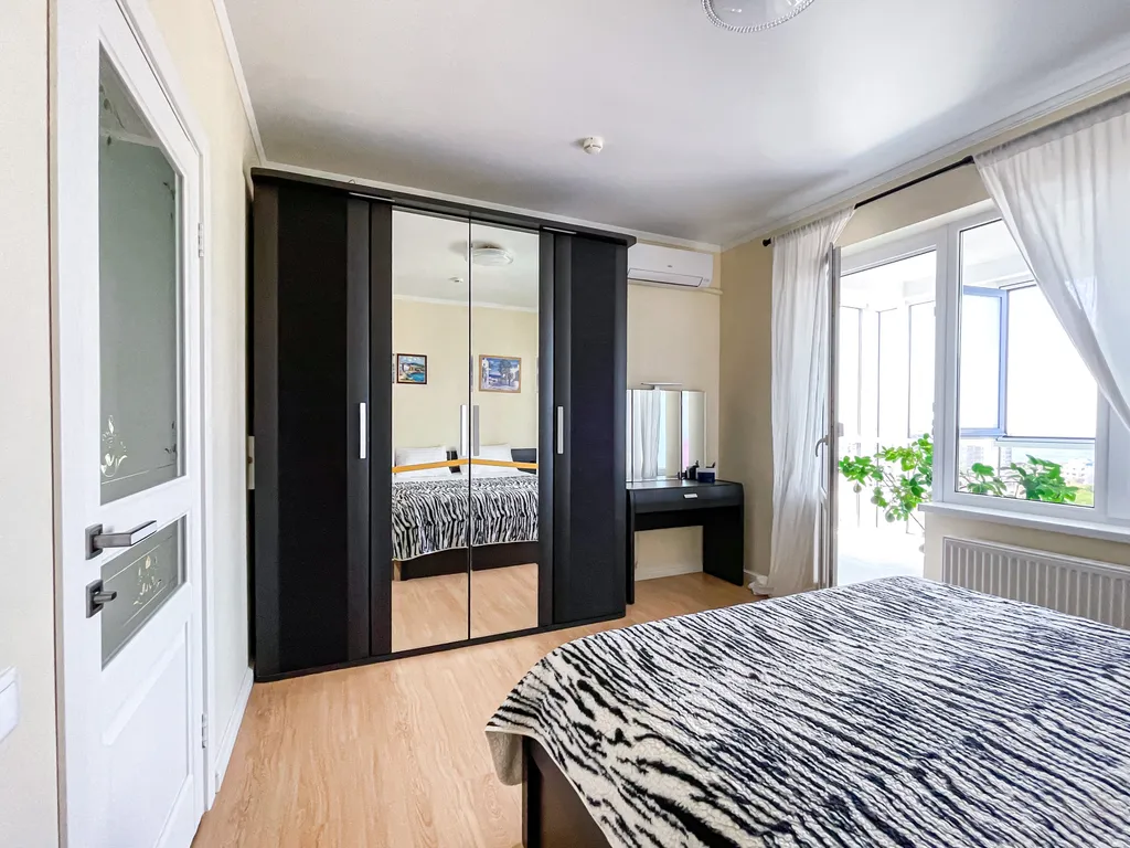 Квартира двухкомнатная на улице Крепостной, 75 м², Анапа — спальня, фото 3