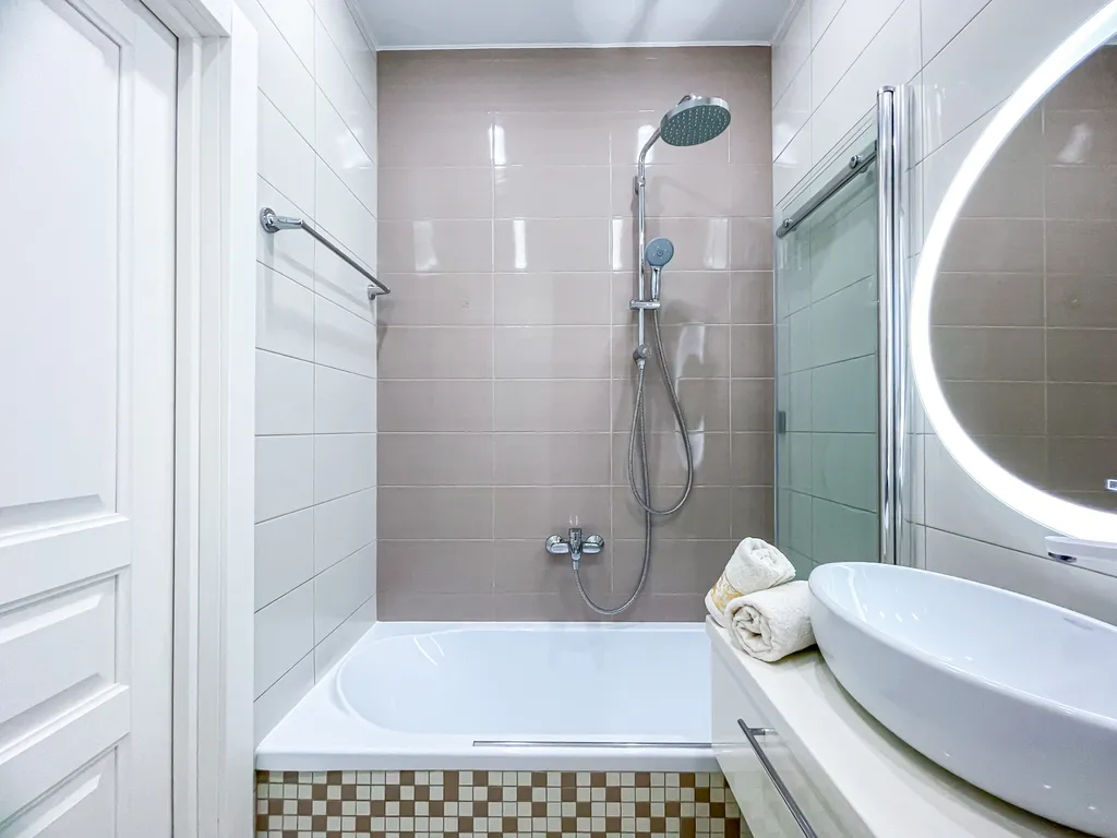 Квартира двухкомнатная на улице Крепостной, 75 м², Анапа — ванная комната, фото 3