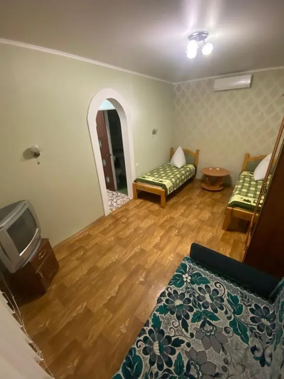 Четырёхместный номер стандарт — На Садовой 2, фото 2 из 4