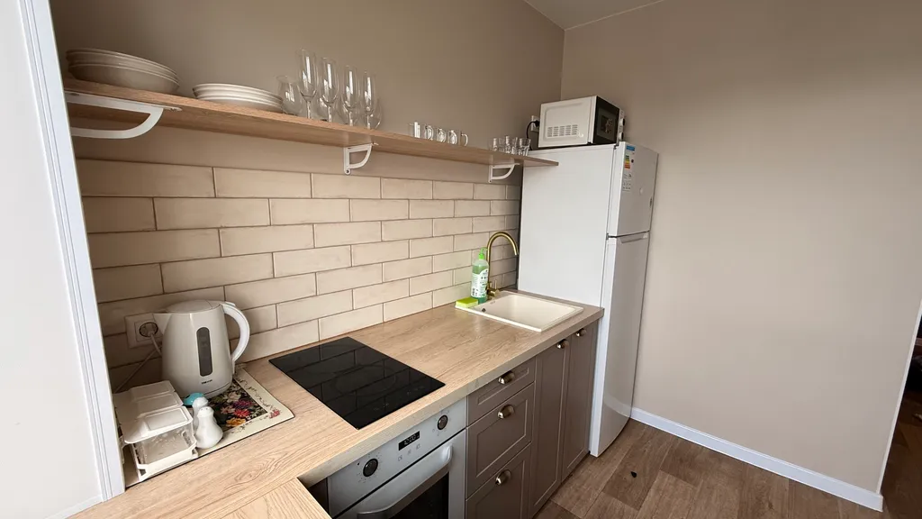 Квартира однокомнатная в Фрунзенском, 31 м², Владивосток — кухня, фото 7