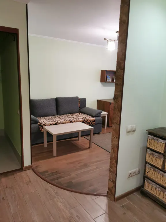 Квартира двухкомнатная на улице Юбилейной, 52 м², Псков — спальня, фото 2