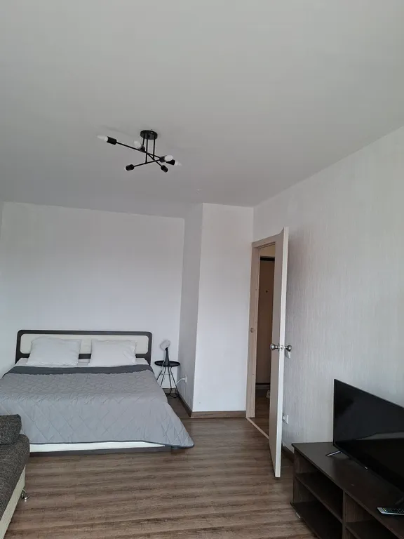 Квартира однокомнатная на проспекте Успенском, 38 м², Верхняя Пышма — спальня, фото 4