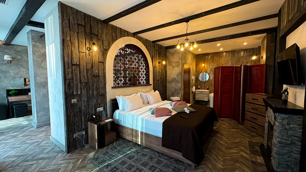 Гарантируем чистоту в номерах, предлагаем тематические VIP номера