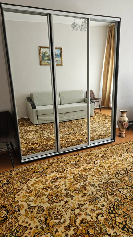Квартира трёхкомнатная на улице Интернациональной, 58 м², Евпатория — спальня, фото 2