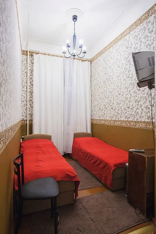 Номер с душем и туалетом в шаговой доступности от метро и вокзала — МК "Old Flat" на площади Восстания, фото 1 из 4