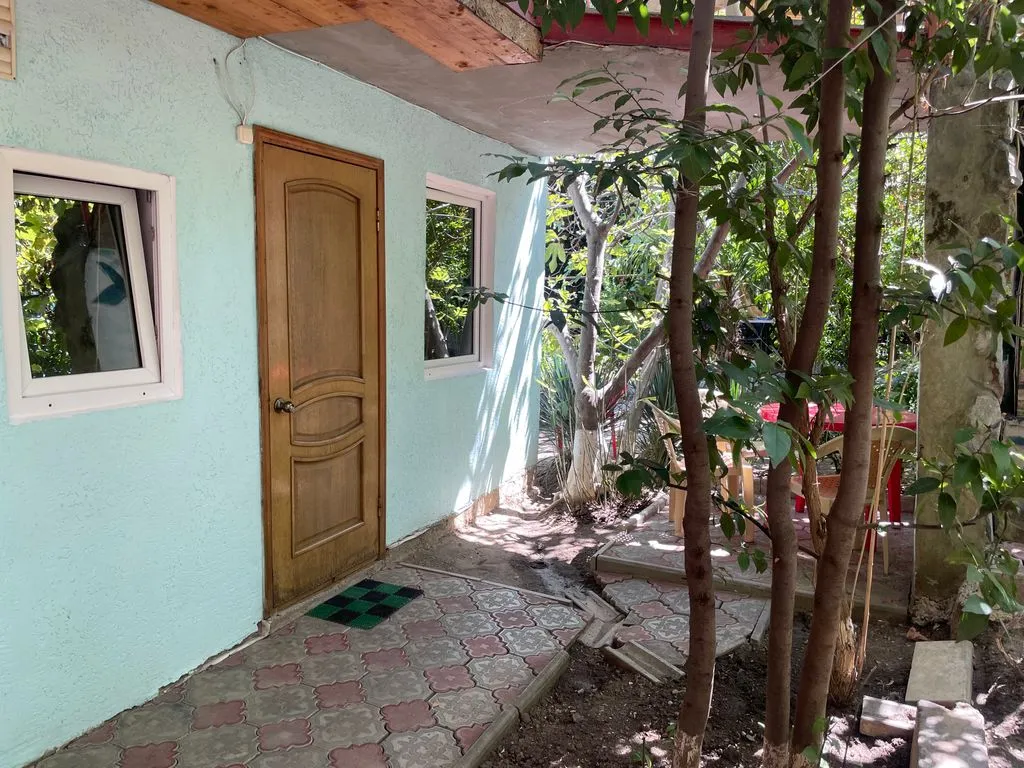 Трёхместный номер стандарт — Гостевой дом «У Леопольдовича», фото 2 из 5