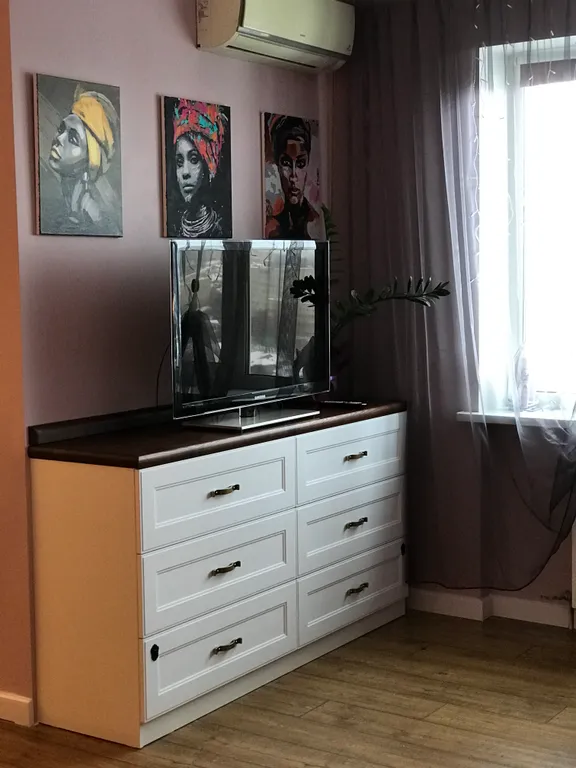 Студия однокомнатная в Волжском, 50 м², Саратов — спальня, фото 3