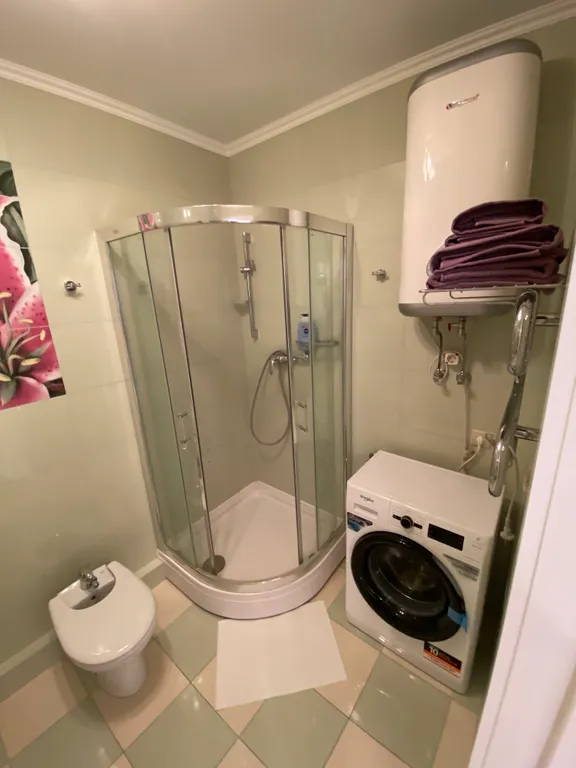 Студия однокомнатная в Волжском, 50 м², Саратов — ванная комната, фото 2