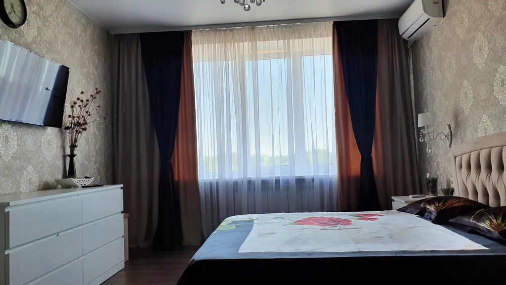 Апартаменты двухкомнатные на улице Экспериментальной, 46 м², Рассвет — спальня, фото 2