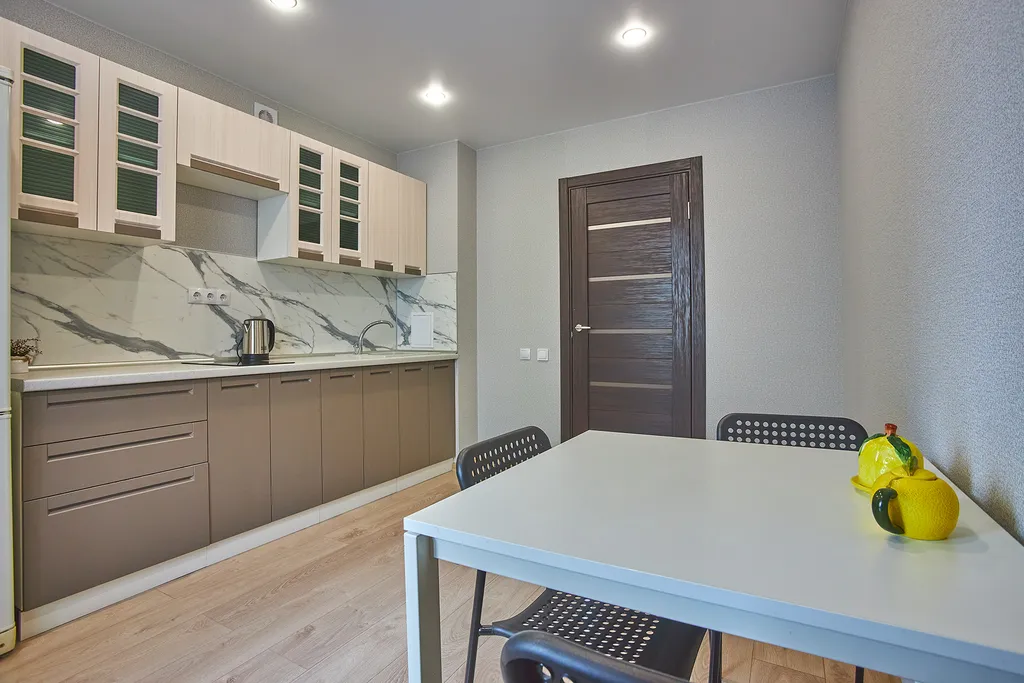 Квартира однокомнатная у метро Гагаринская, 44 м², Самара — кухня, фото 7