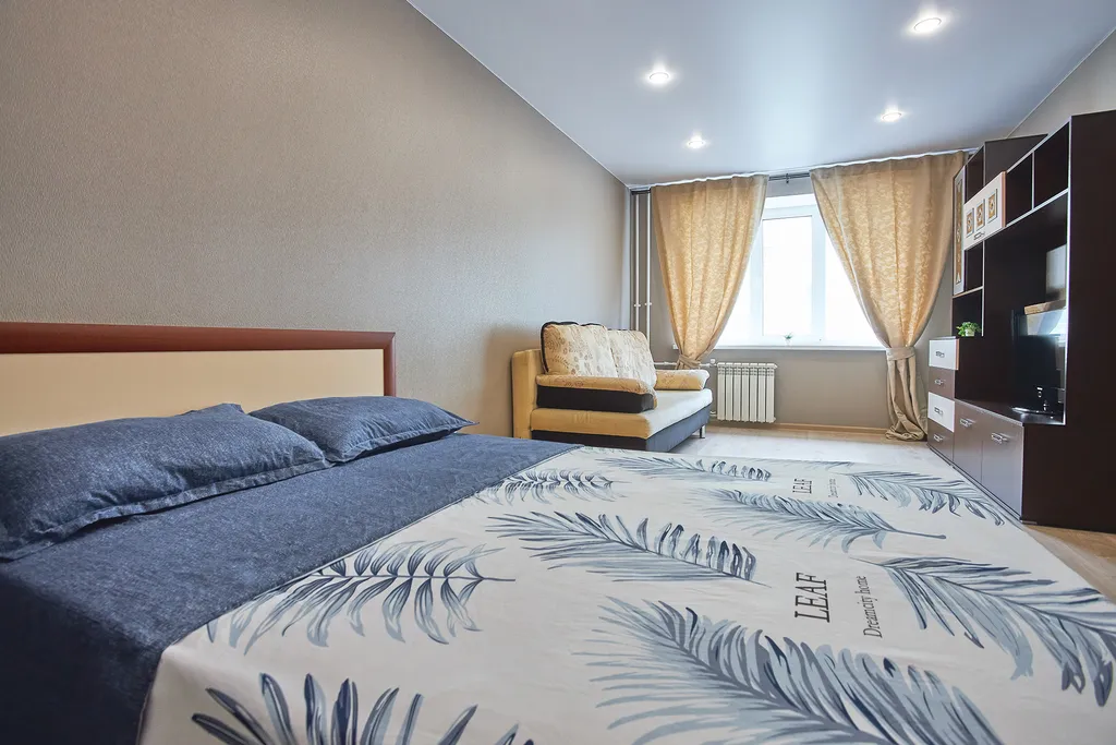 Квартира однокомнатная у метро Гагаринская, 44 м², Самара — спальня, фото 3