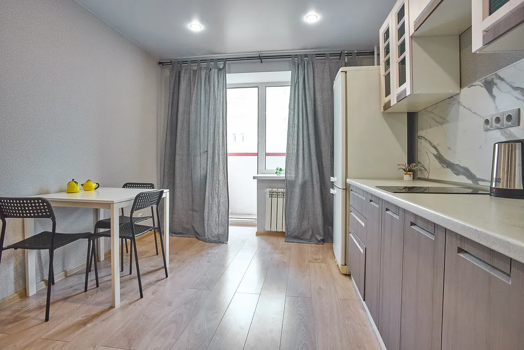 Квартира однокомнатная у метро Гагаринская, 44 м², Самара — кухня, фото 4