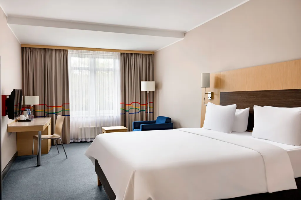Двухместный номер с 1 кроватью Полулюкс — Cosmos Sochi Hotel, фото 5 из 5