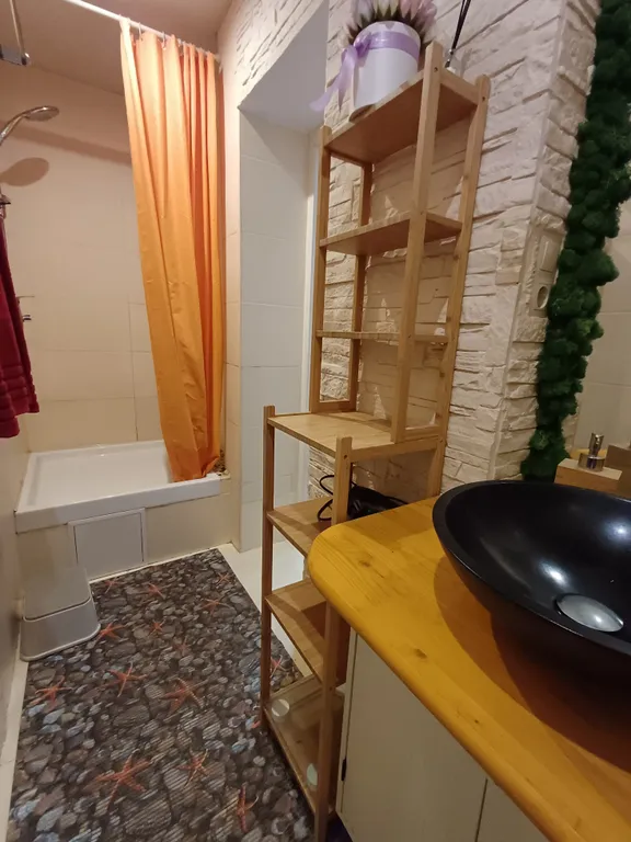 Квартира двухкомнатная в Самарском, 80 м², Самара — ванная комната, фото 2