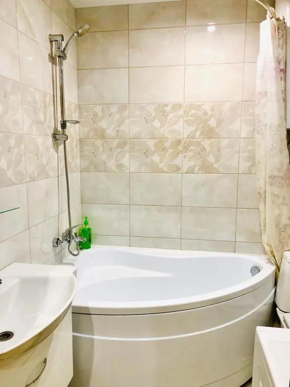 Студия однокомнатная на улице Ярославской, 30 м², Киров — ванная комната