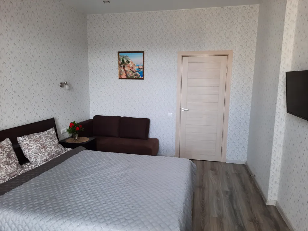 Квартира однокомнатная на улице Мире, 48 м², Геленджик — спальня, фото 2