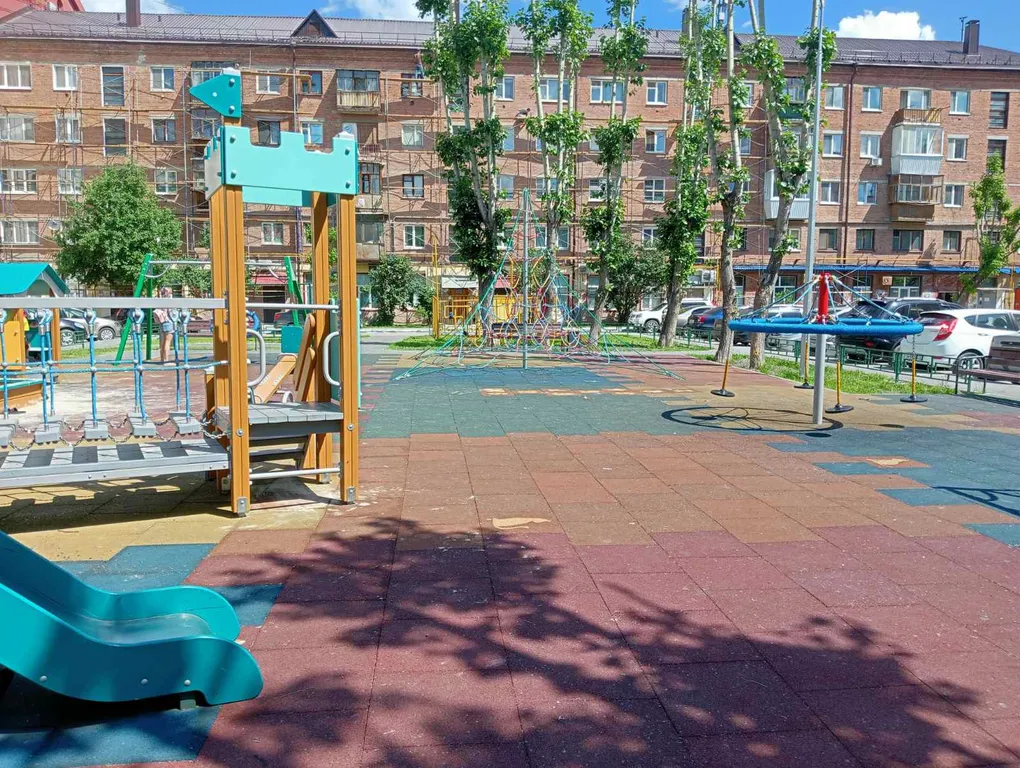 Квартира однокомнатная на улице Котовского, 29 м², Тюмень — двор
