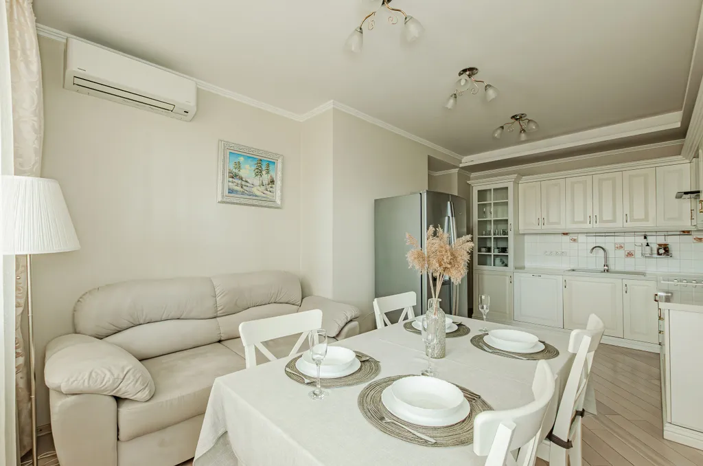 Квартира трёхкомнатная у Площади Габдуллы Тукая, в Вахитовском, 106 м², Казань — кухня, фото 4