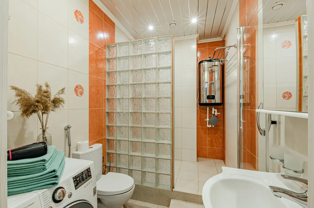 Квартира трёхкомнатная у Площади Габдуллы Тукая, в Вахитовском, 106 м², Казань — ванная комната