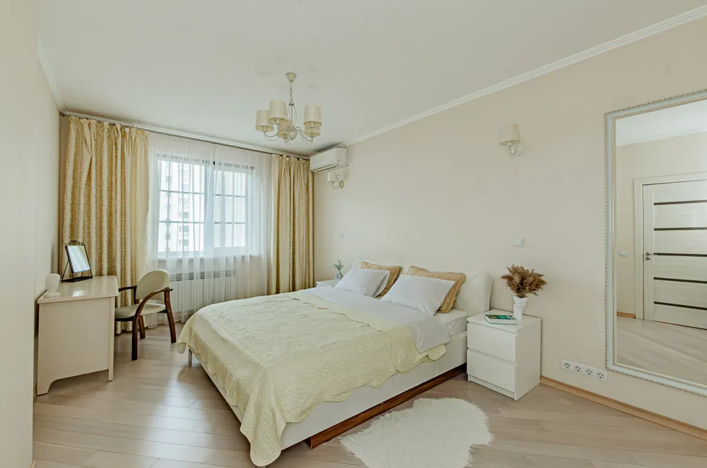 Квартира трёхкомнатная у Площади Габдуллы Тукая, в Вахитовском, 106 м², Казань — спальня, фото 5
