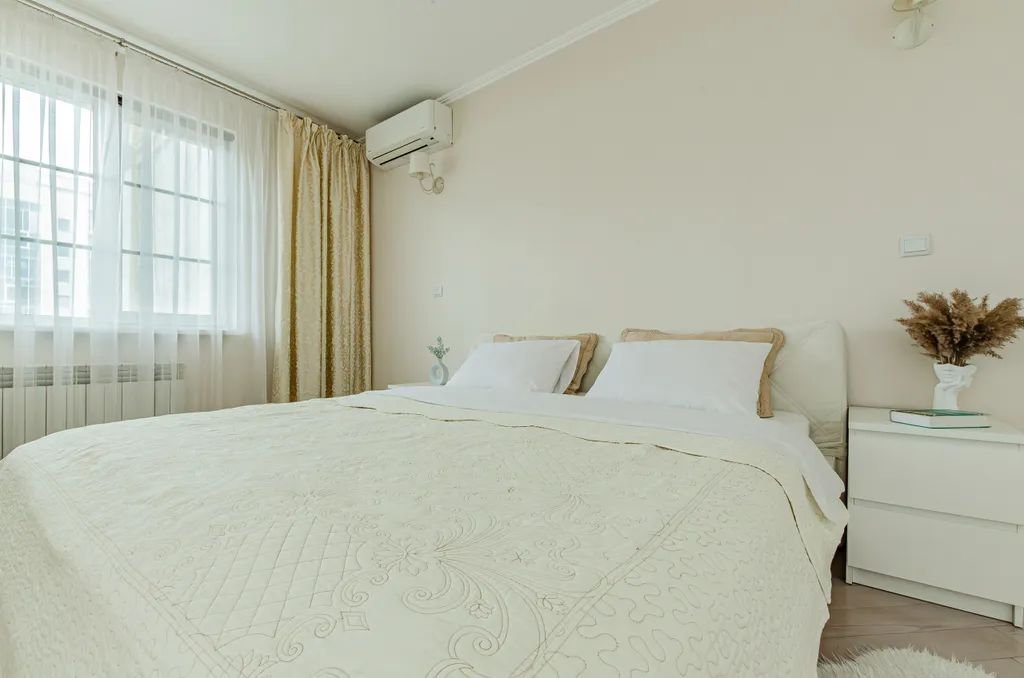 Квартира трёхкомнатная у Площади Габдуллы Тукая, в Вахитовском, 106 м², Казань — спальня, фото 6
