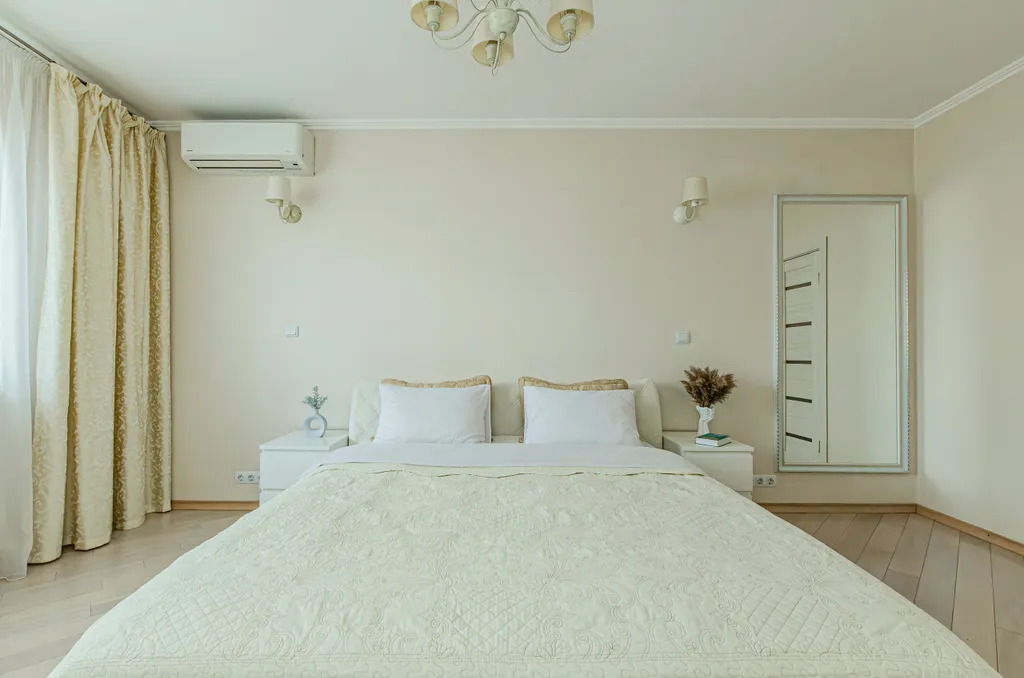 Квартира трёхкомнатная у Площади Габдуллы Тукая, в Вахитовском, 106 м², Казань — спальня, фото 7