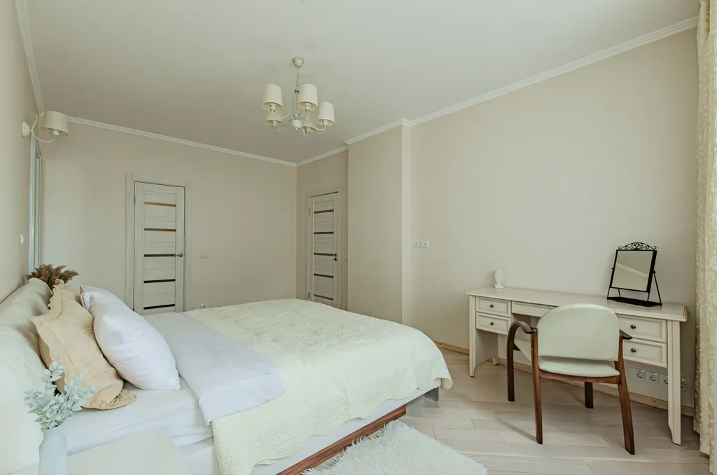 Квартира трёхкомнатная у Площади Габдуллы Тукая, в Вахитовском, 106 м², Казань — спальня, фото 8