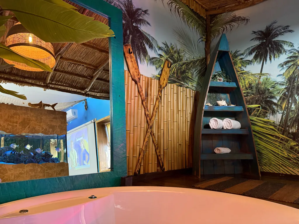 Двухместный с 1 кроватью Море с джакузи, кинотеатром и морским аквариумом