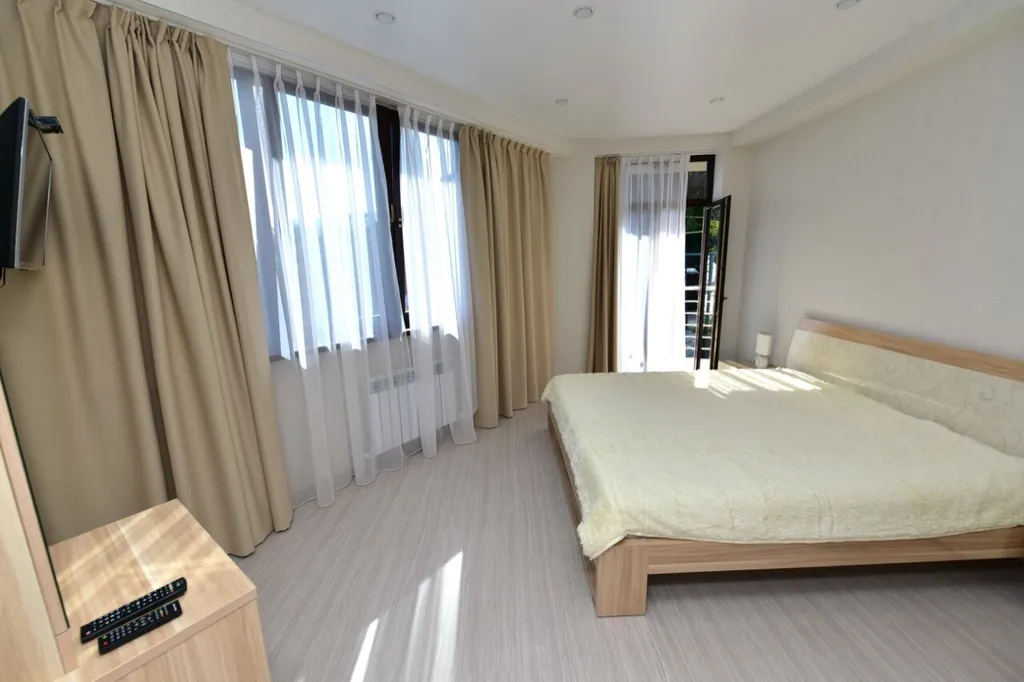 Квартира однокомнатная на улице Туристской, 50 м², Ялта — фото 4