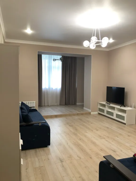 Квартира двухкомнатная на проспекте Победы, 71 м², Кисловодск — спальня, фото 2