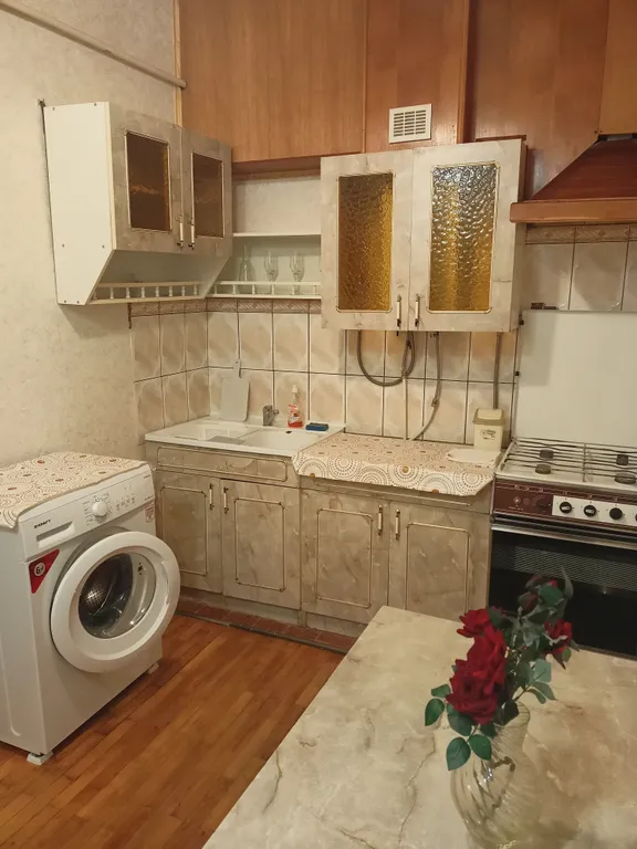 Квартира однокомнатная на улице Козлова, 50 м², Пятигорск — кухня, фото 4