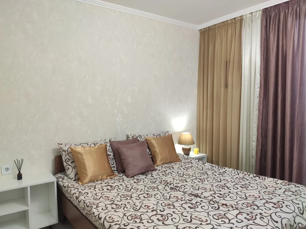 Квартира однокомнатная в Гагаринском, 45 м², Севастополь — спальня, фото 3