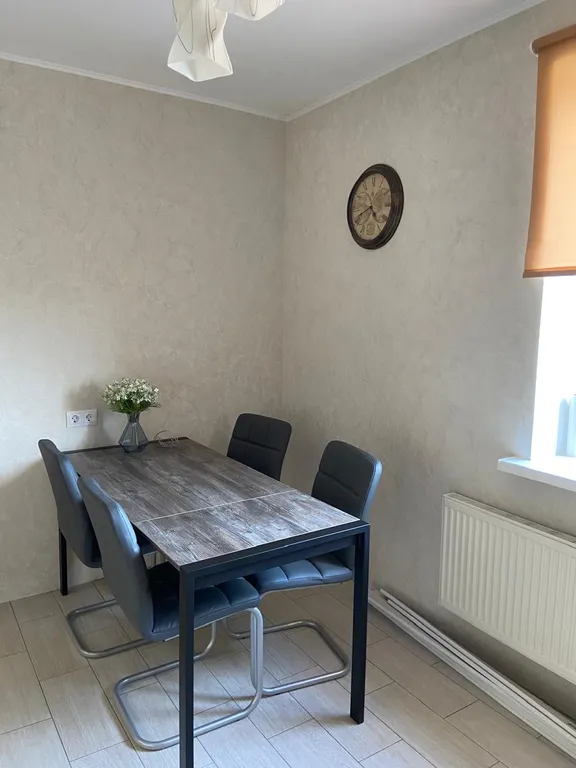Квартира однокомнатная на улице Московской, 52 м², Великий Новгород — кухня, фото 3