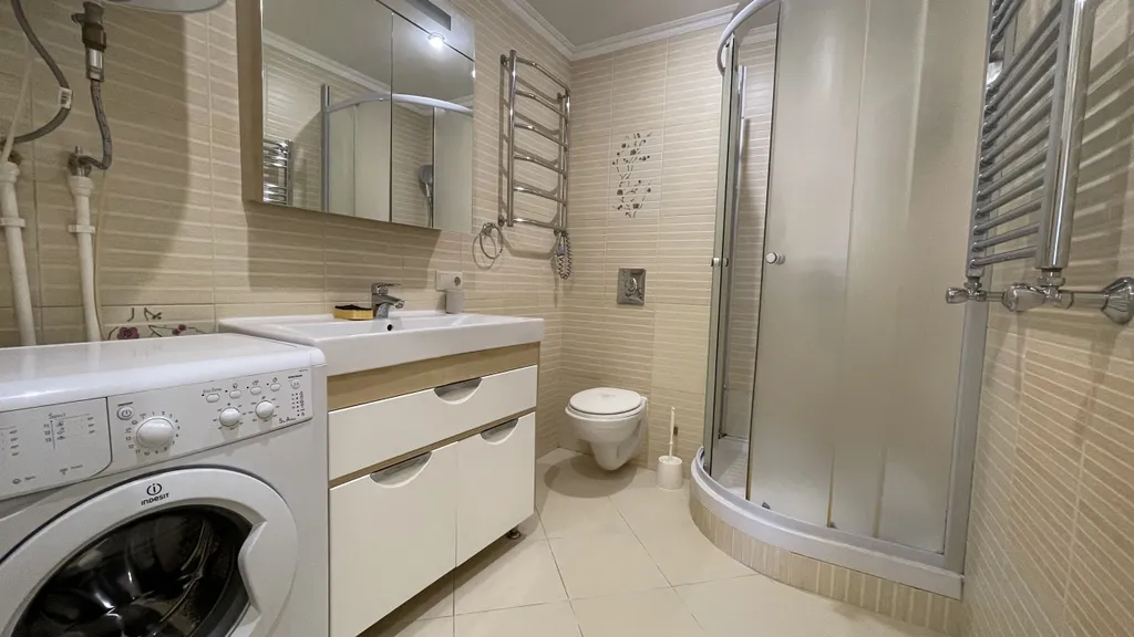 Квартира трёхкомнатная на улице Таврической, 120 м², Ялта — фото 10