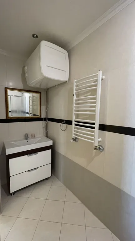 Квартира трёхкомнатная на улице Таврической, 120 м², Ялта — фото 9