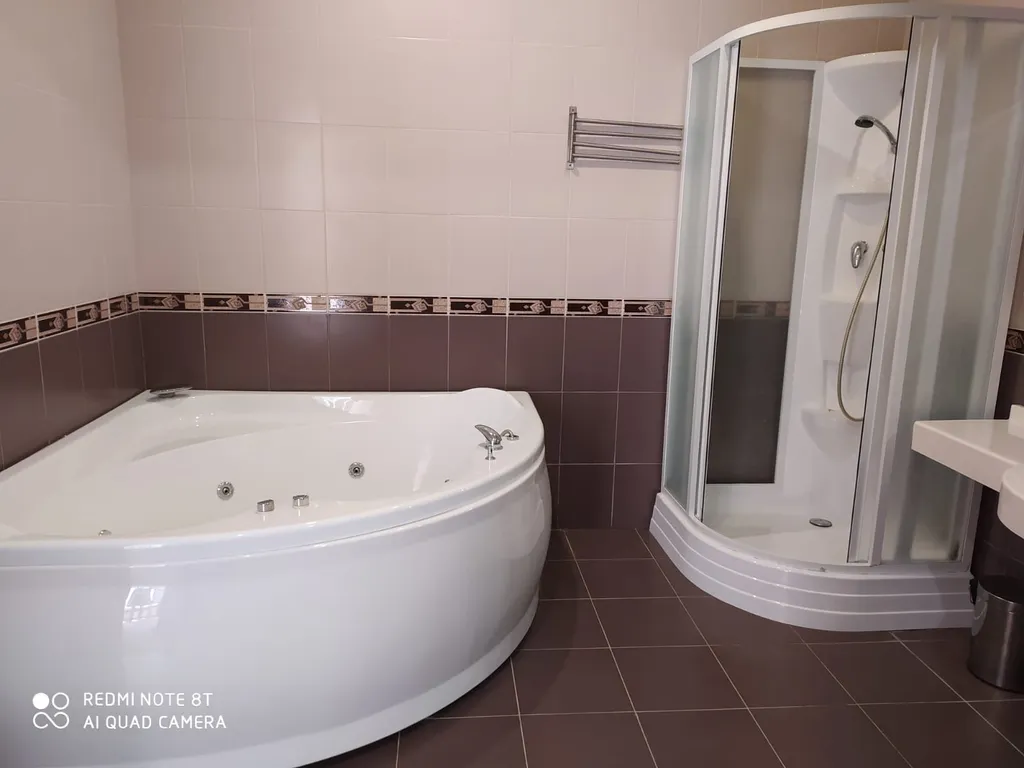 Двухместный с 1 кроватью люкс с джакузи