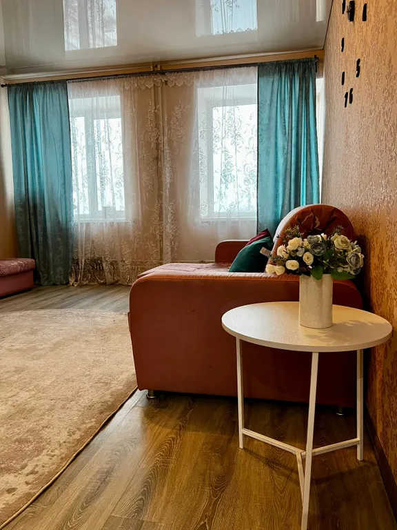 Квартира однокомнатная на улице Полевой, 50 м², Кстово — спальня, фото 2
