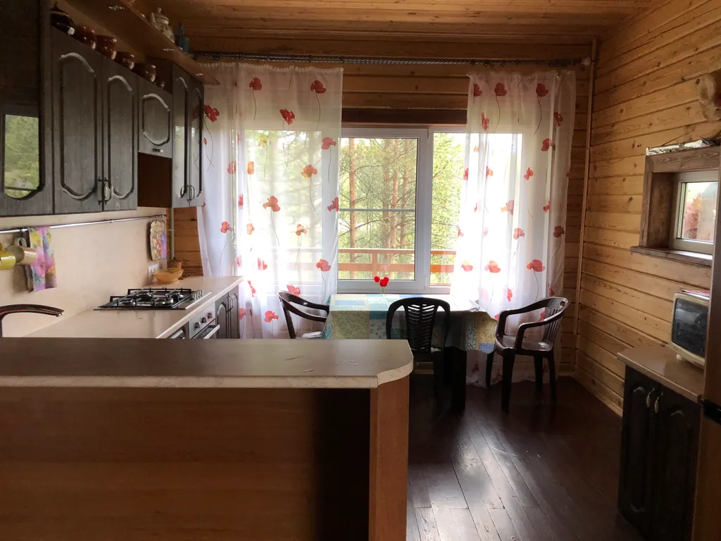 Коттедж 8-местный в посёлке Лумивааре, 200 м², Лахденпохья — кухня, фото 3