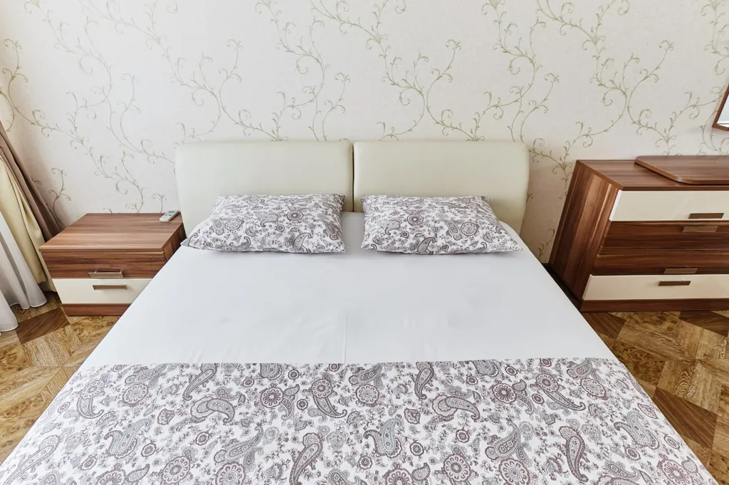 Квартира двухкомнатная в переулке Соборном, 78 м², Ростов-на-Дону — спальня, фото 6