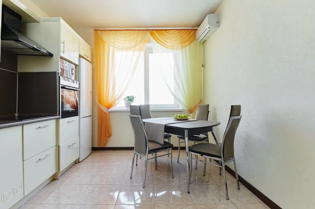 Квартира двухкомнатная в переулке Соборном, 78 м², Ростов-на-Дону — кухня, фото 2