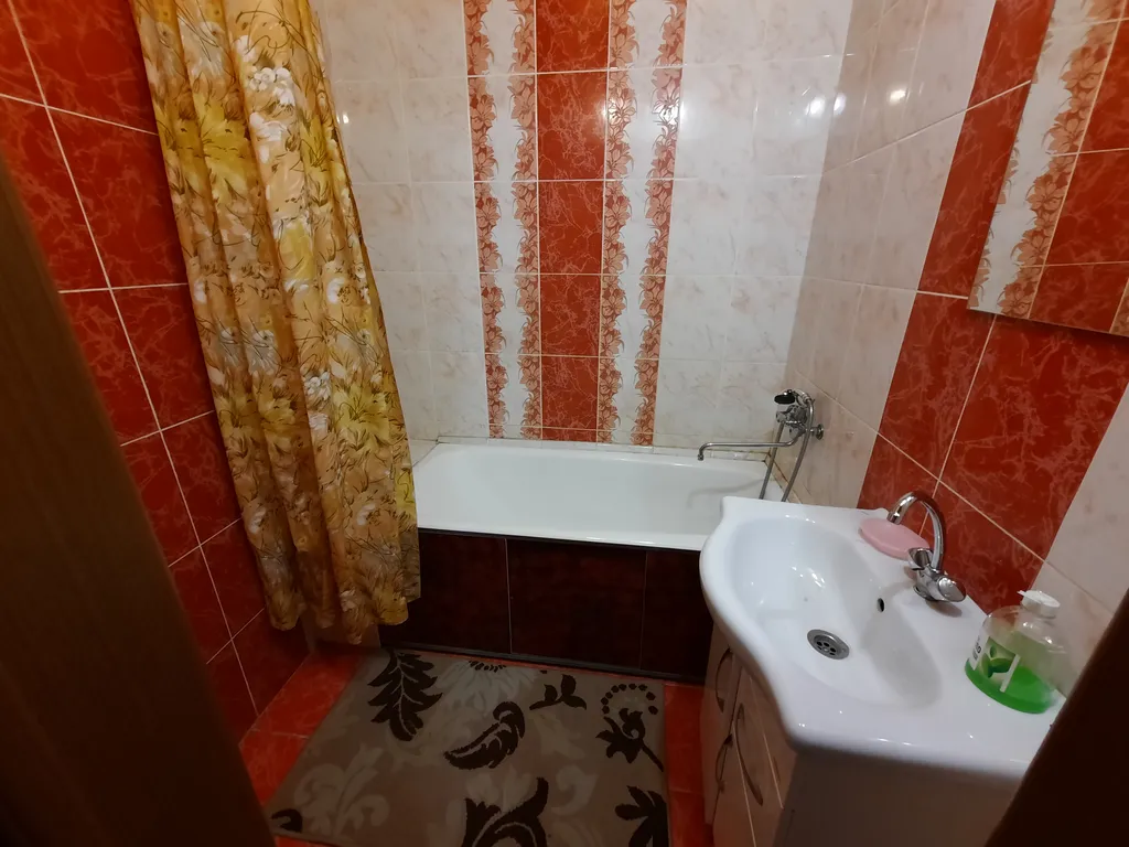 Квартира однокомнатная в Октябрьском, 48 м², Иркутск — ванная комната