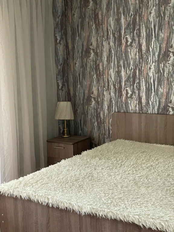 Квартира двухкомнатная на улице Куйбышева, 50 м², Кисловодск — спальня, фото 4