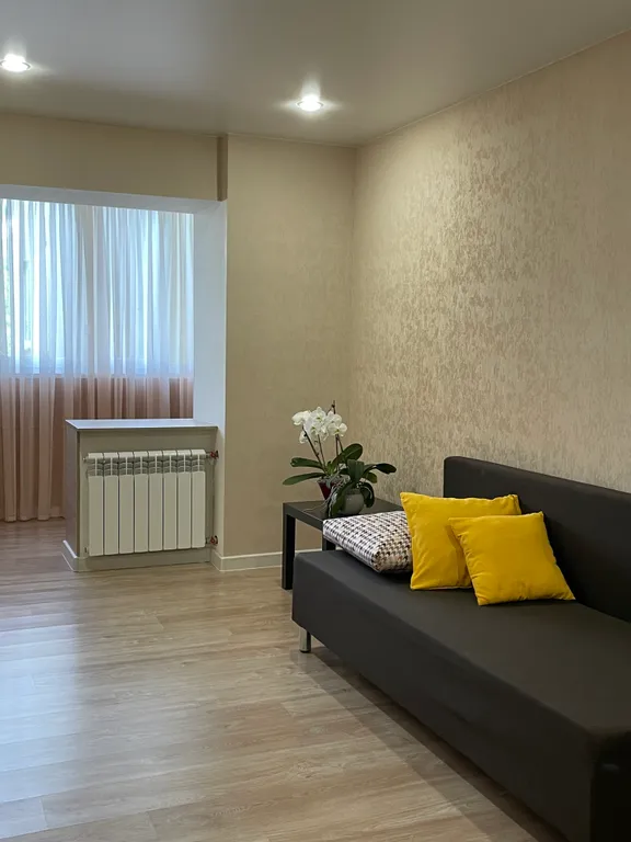 Квартира двухкомнатная на улице Куйбышева, 50 м², Кисловодск — спальня, фото 6