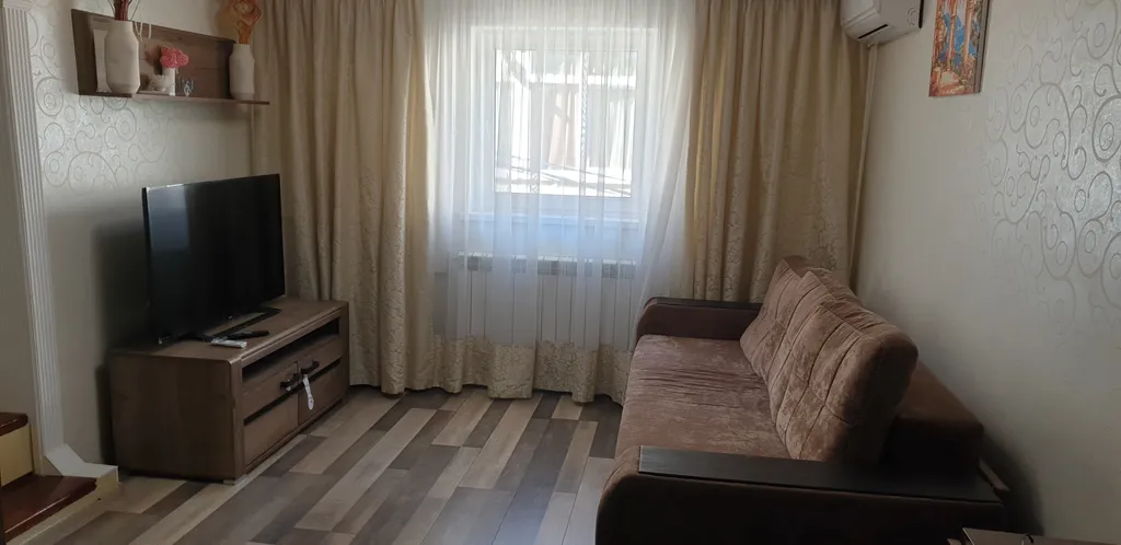 Апартаменты двухкомнатные на улице Яна Фабрициуса, 50 м², Сочи — спальня, фото 2